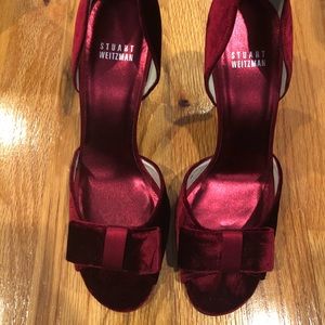 🎁 Stuart Weitzman Velvet Peeptoe Pumps 👠